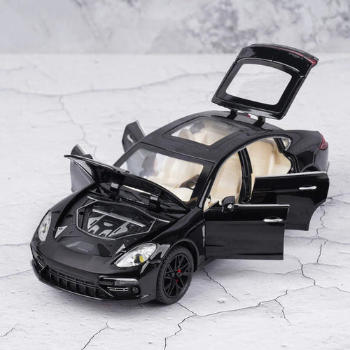 Porsche Panamera 1:24 Diecast Model Car With Smoke