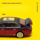 BMW i7 1:24 Diecast Model Car – Opening Doors & Display Base