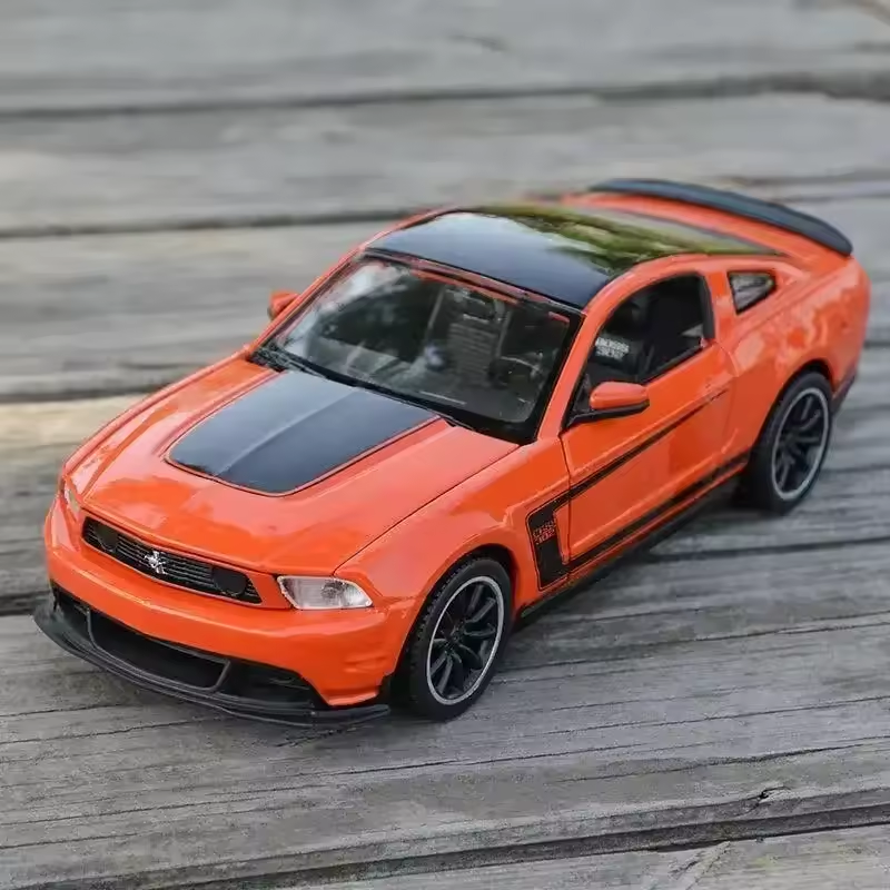 Maisto 1:24 Ford Mustang Boss 302 Diecast Model Car – Orange