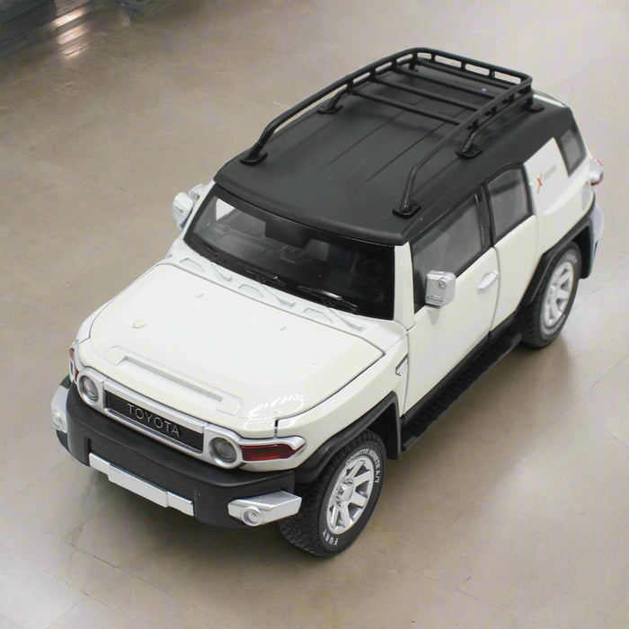 Toyota FJ Cruiser Diecast Model Car – Openable Doors, Light & Sound