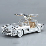 Mercedes-Benz 300SL 1:24 Diecast Model Car – Crystal Color Gullwing